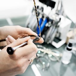 GLAS OPTICIAN - Glas Christianshavn Optik - brille reparation og justering af brilleglas