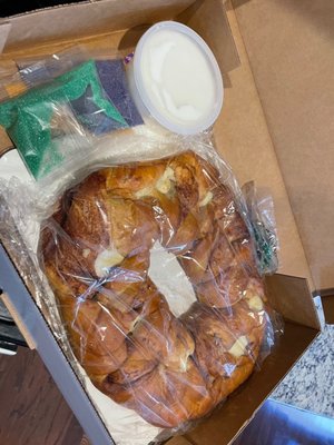 Caluda's King Cake by null