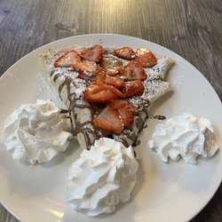 Chez Ana - Nutella strawberry crape