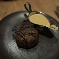 Vinyl Steakhouse - Filet & bernaise