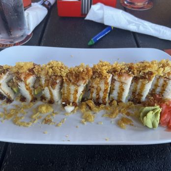 Drakes - Crunchy munchy roll - Sushi Bars Near Me - O'Fallon, Missouri