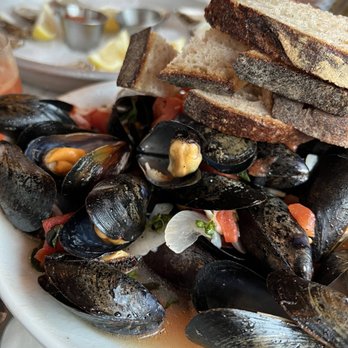 The Castello Plan - Mussels - New American Near Me - Brooklyn, New York