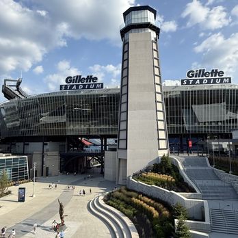 Tom Brady Statue - Professional Sports Teams Near Me