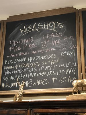 V V Rouleaux by null