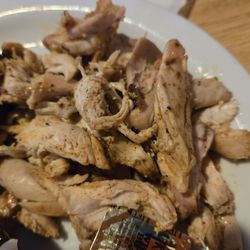 Gus's Bar & BBQ - Smoked Pulled Chicken Platter