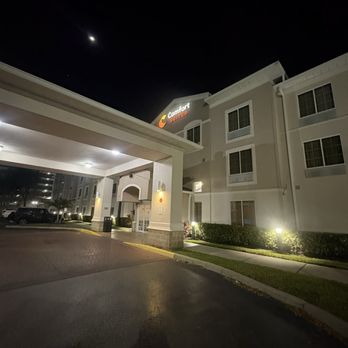 Comfort Suites Downtown - Outside - Front - Hotels Near Me - Orlando, Florida