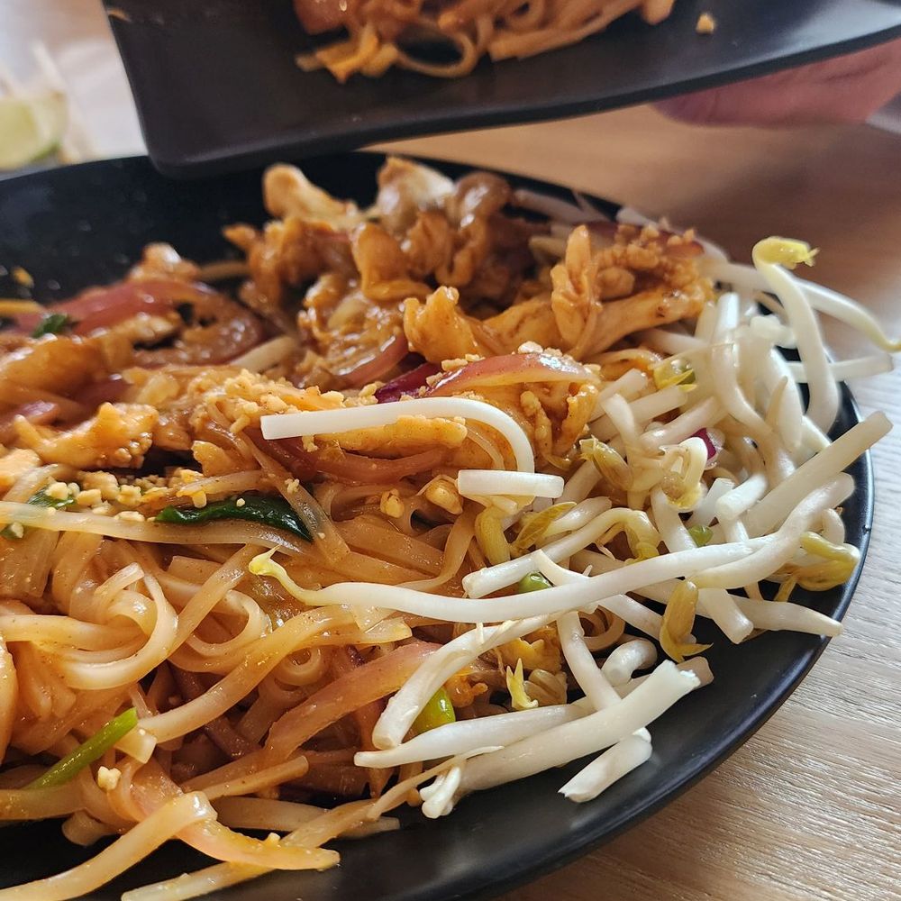 OG Dumpling House - Pad thai - Chinese Near Me - Tonawanda, New York OG Dumpling House - Pad thai - Chinese Near Me - Tonawanda, New York