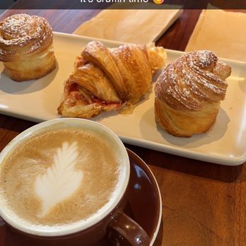 Pitango Bakery Cafe - Cruffin, mascarpone strawberry Marscapone and Jam Crossaint, vanilla latte - Cafes Near Me - Baltimore, Maryland