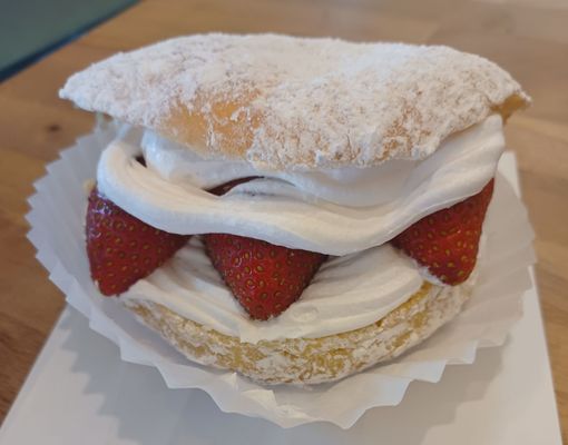 Earnest Donuts by null