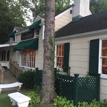 Basil Leaf Cafe - So cute - Italian Near Me - Locust Valley, New York