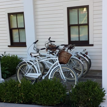 White Moose Inn - Free bikes to ride around this quaint little town - Bed & Breakfast Near Me - Washington, Virginia White Moose Inn - Free bikes to ride around this quaint little town - Bed & Breakfast Near Me - Washington, Virginia