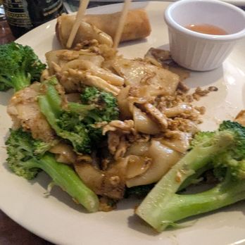 Original Thai Noho Restaurant - Pad See Ew - Thai Near Me - San Fernando Valley, California