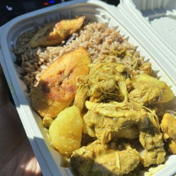 Casamon Fine Caribbean Cuisine - Spicy Curry Chicken - Caribbean Near Me - Rahway, New Jersey