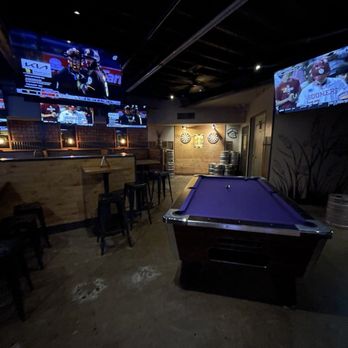 The Thirsty Merchant - Pool table - New American Near Me - Valley Village, California The Thirsty Merchant - Pool table - New American Near Me - Valley Village, California