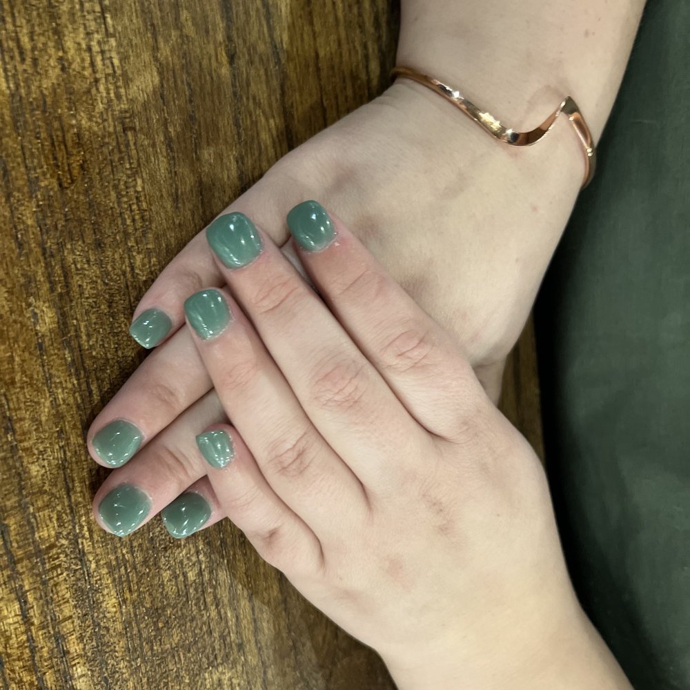 Dip Manicure