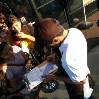 Dunkin' - Taking orders on line - Donuts Near Me - Santa Monica, California