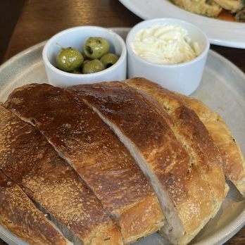 Entourage - Focaccia - American Near Me - Downers Grove, Illinois