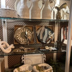 Mouse In The House Interiors - Appetizer plates, vases and prayer bowls