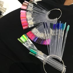 Shine Luxury Nails - La decisión más difícil