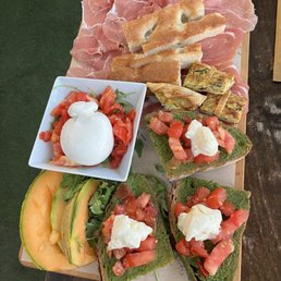 This was not worth €40. Worst in all my travels. Slimy melon. No plates for the burrata. Just this platter for two. And rude service.
