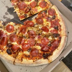 Sunny & Jillian's Pizza & Pub - Meat lovers pizza