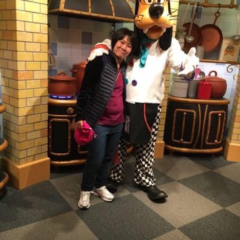 Goofy's Kitchen - American Near Me - Anaheim, California