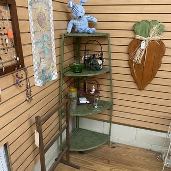 Springville Antique Mall - Antiques Near Me - Springville, Alabama Springville Antique Mall - Antiques Near Me - Springville, Alabama