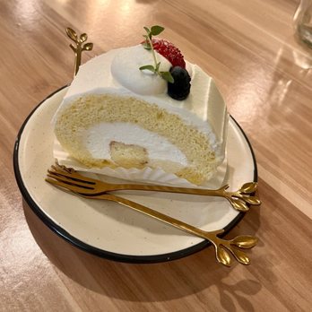 La Casa Mia - Sponge cake roll - Italian Near Me - Milpitas, California La Casa Mia - Sponge cake roll - Italian Near Me - Milpitas, California