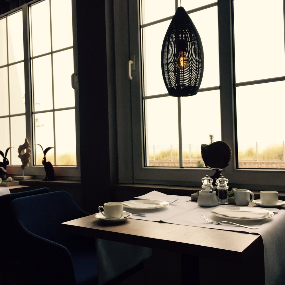 Strandhotel Miramar - Breakfast room with ocean view - Mediterranean Near Me - Timmendorfer Strand, SH