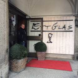 Ett Glas - Entré