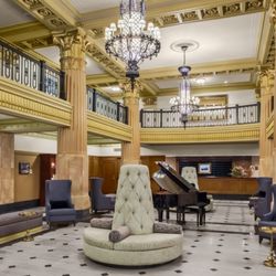 Hilton President Kansas City - Lobby
