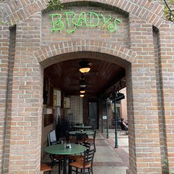 Brady's Restaurant - Back entrance to courtyard