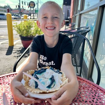 Scoops Handmade Ice Cream - Ice Cream & Frozen Yogurt Near Me - North Bend, Oregon