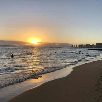 Beach Therapy - Sunset at Kaimana Beach - Life Coach Near Me Beach Therapy - Sunset at Kaimana Beach - Life Coach Near Me