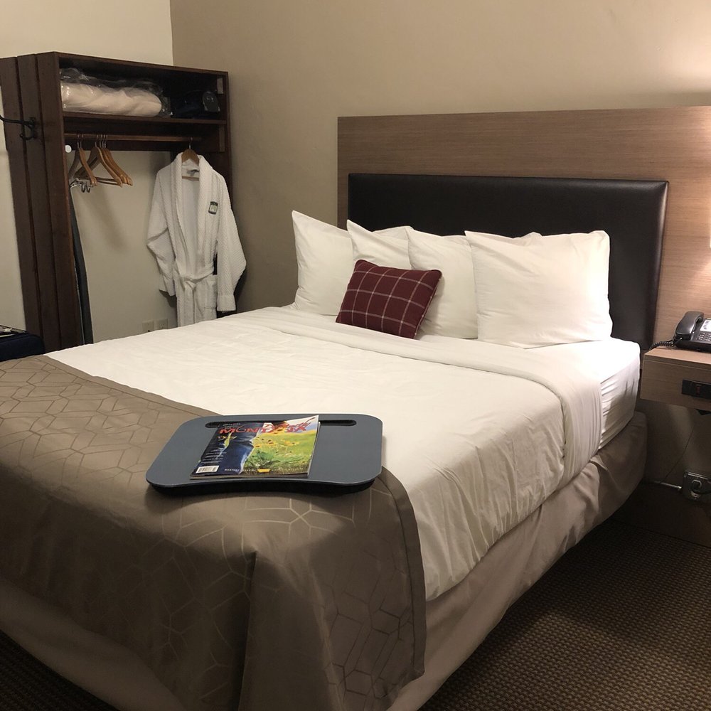 Historic Hotel Arvon - Single Queen room - Hotels Near Me - Great Falls, Montana Historic Hotel Arvon - Single Queen room - Hotels Near Me - Great Falls, Montana
