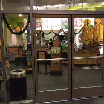 Jamba - On 12/13/16, @8:15pm these 2 employees dont even look & the doors are LOCKED! Says it closes @8:30pm! - Juice Bars & Smoothies Near Me - Tracy, California