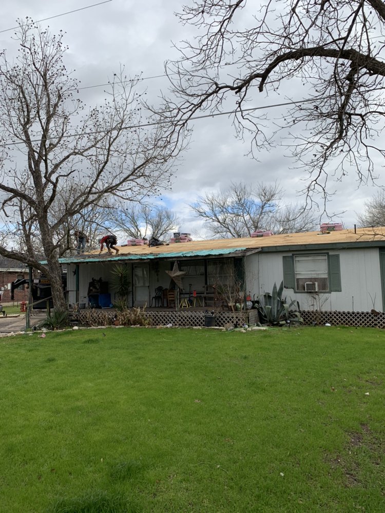 Slide of DG Roofing & Construction