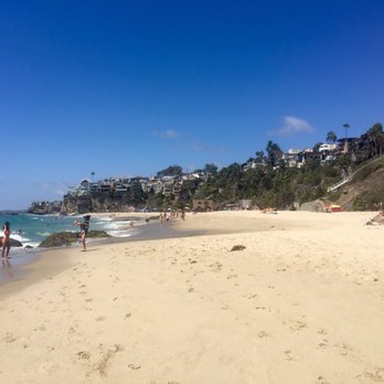 Thousand Steps Beach - Beautiful scenery with the mountains behind you - Beaches Near Me - Laguna Beach, California