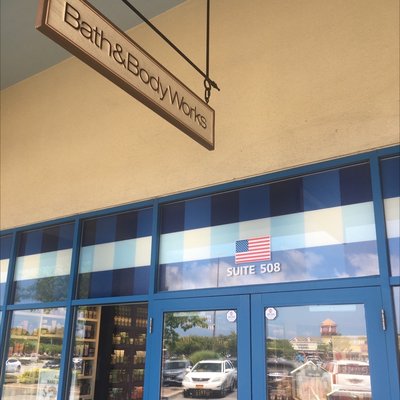 Tanger Outlets Riverhead by null