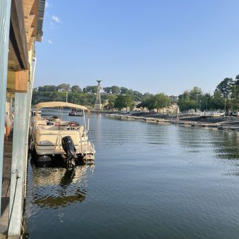 Florence Harbor Marina & Restaurant - Marinas Near Me - Florence, Alabama Florence Harbor Marina & Restaurant - Marinas Near Me - Florence, Alabama