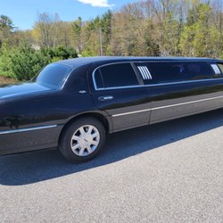Limo Services in Maine - 8-passenger limousine