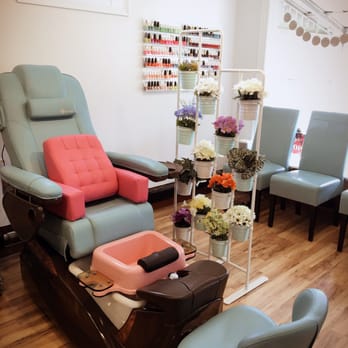 Luna Nails & Spa - Nail Salons Near Me - Dover, Pennsylvania