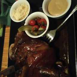 Knee, very soft and tender. Delicious sauce!! Very big plates Knee, very soft and tender. Delicious sauce!! Very big plates