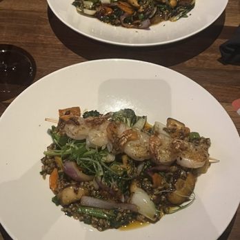 Yard House - Steak Bowl but with shrimp - Bars Near Me - Roseville, California