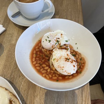 Crumpets - Crumpets with beans and poached eggs - Coffee & Tea Near Me - London, XGL