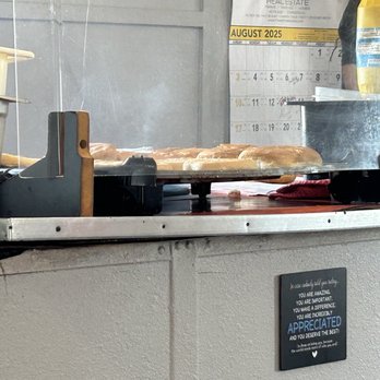 Tex Miller - Buns steaming - Burgers Near Me - Cameron, Texas