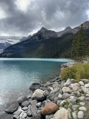 Moraine Lake by null