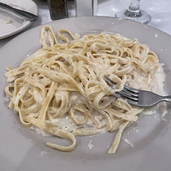 Tiramisu - Fettuccine Alfredo - Italian Near Me - Quincy, Illinois Tiramisu - Fettuccine Alfredo - Italian Near Me - Quincy, Illinois