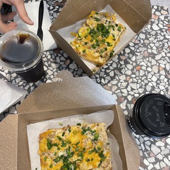 Little Coyote - Sausage and gravy breakfast pizza slice - Pizza Near Me - Long Beach, California Little Coyote - Sausage and gravy breakfast pizza slice - Pizza Near Me - Long Beach, California