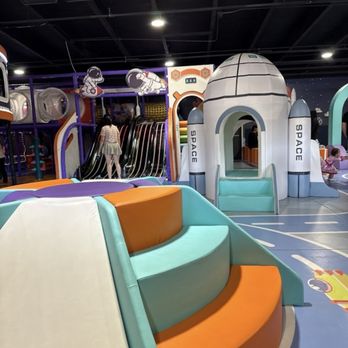 Enchanted Cosmos - Rocketship Slide - Indoor Playcenter Near Me - Sacramento, California